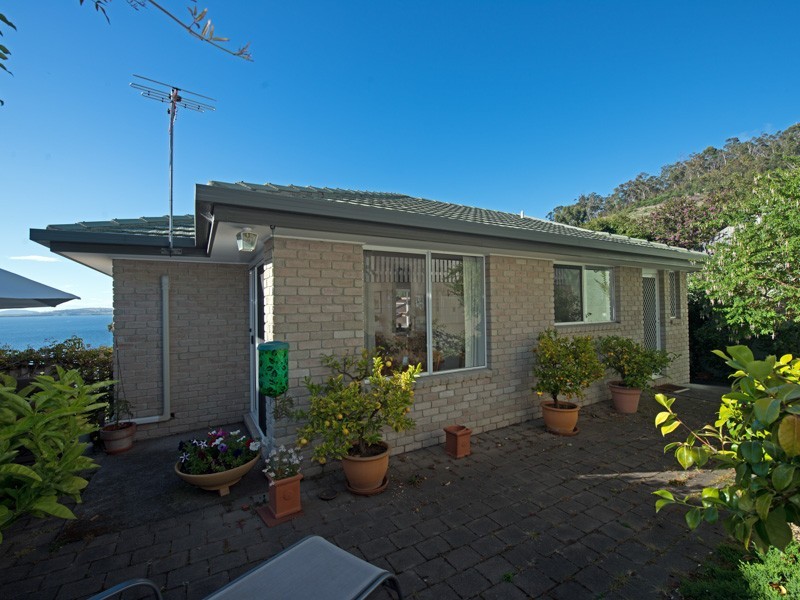 2/1-5 Pauldon Drive, Sandy Bay TAS 7005