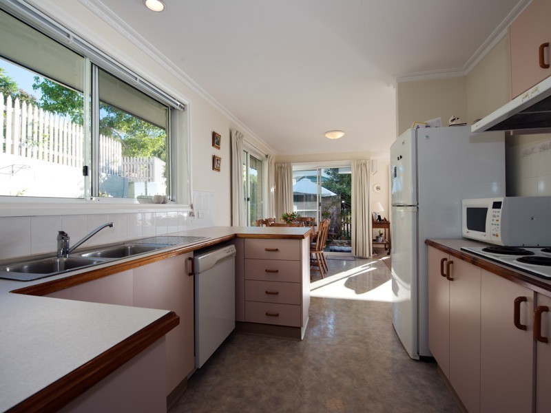 2/1-5 Pauldon Drive, Sandy Bay TAS 7005