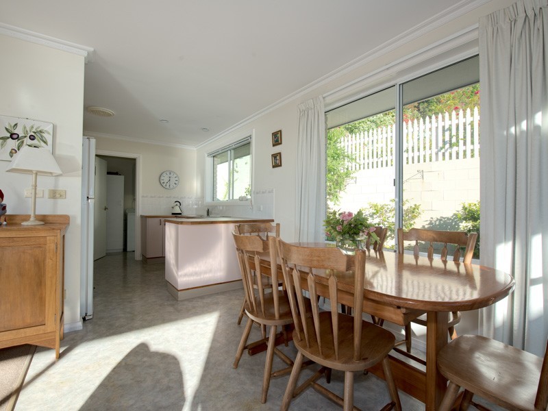 2/1-5 Pauldon Drive, Sandy Bay TAS 7005