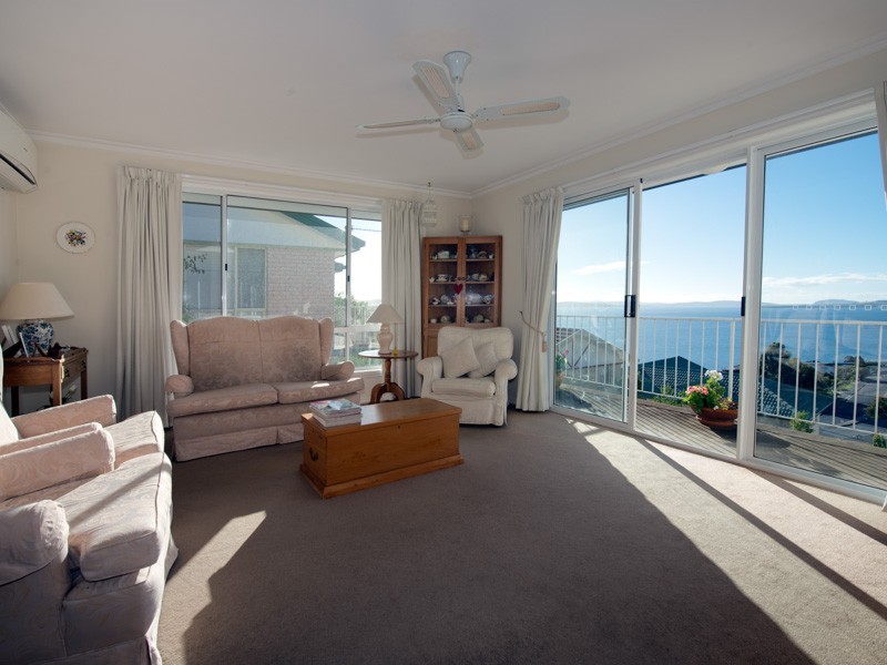 2/1-5 Pauldon Drive, Sandy Bay TAS 7005