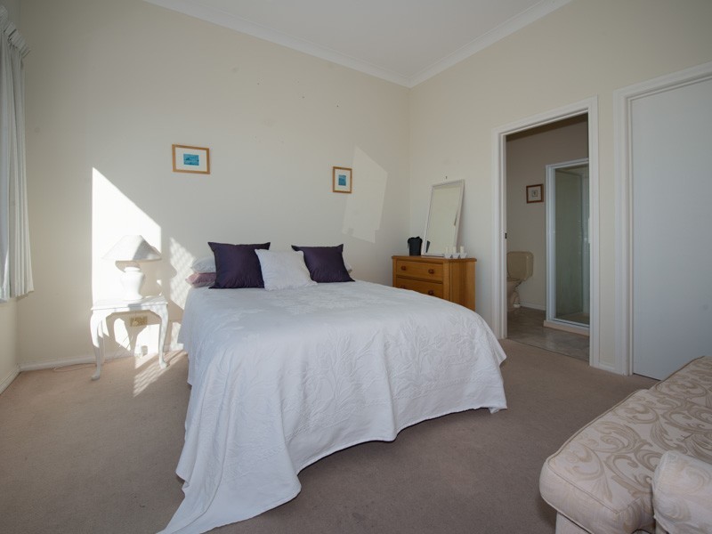 2/1-5 Pauldon Drive, Sandy Bay TAS 7005