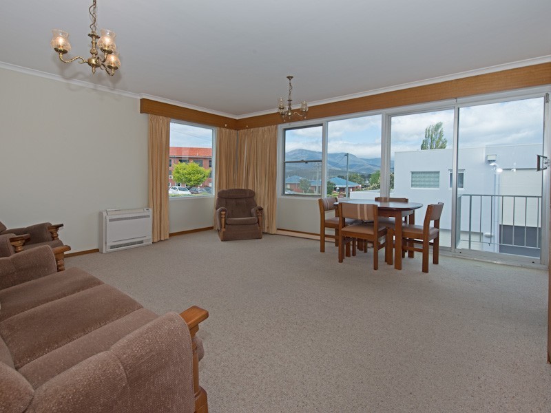 1/8 Ballawinnie Road, Lindisfarne TAS 7015