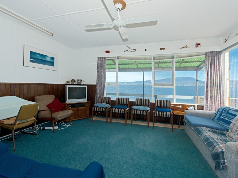 36 Spitfarm Road, Opossum Bay TAS 7023