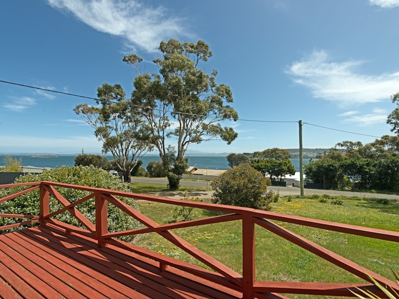 2 Robinia Street, Primrose Sands TAS 7173