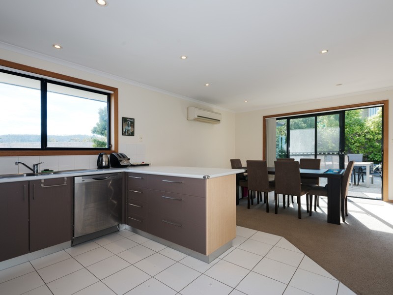 2/19 Paige Court, Mornington TAS 7018