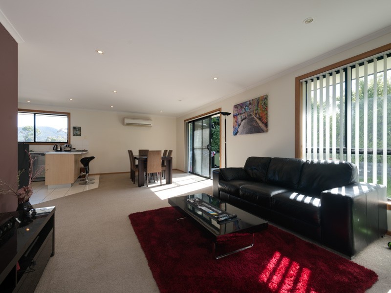 2/19 Paige Court, Mornington TAS 7018