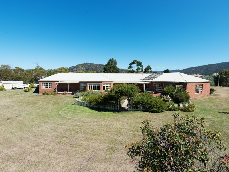 35 Hanslows Road, Cambridge TAS 7170