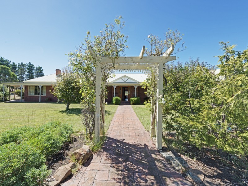 35 Hanslows Road, Cambridge TAS 7170