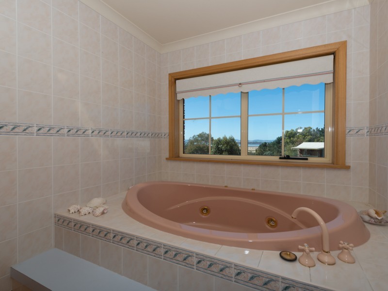 35 Hanslows Road, Cambridge TAS 7170