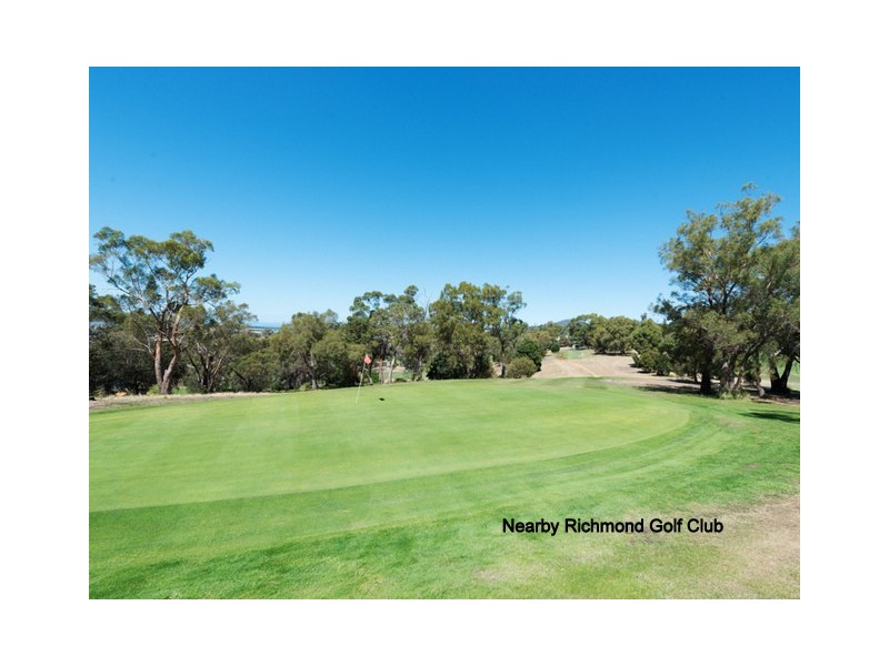 35 Hanslows Road, Cambridge TAS 7170
