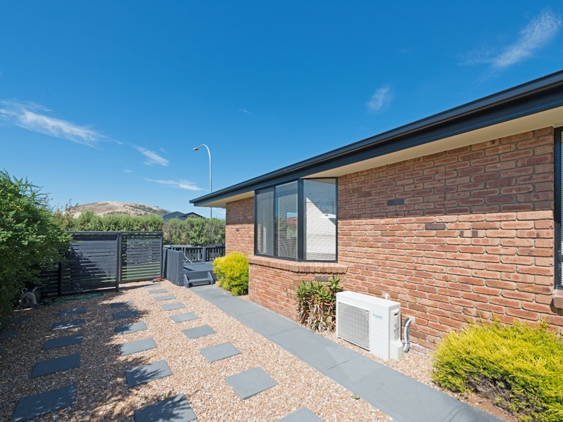 1/2 Roslyn Court, Brighton TAS 7030