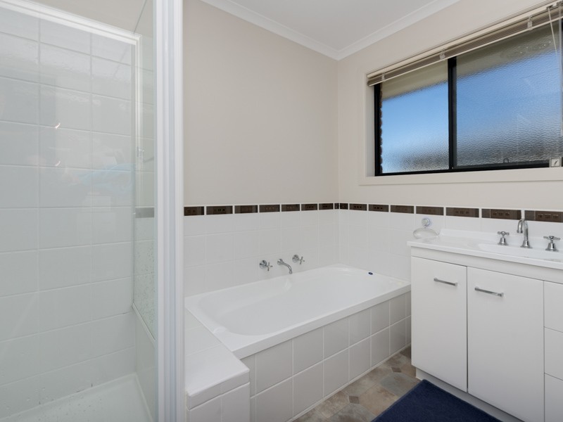 1/2 Roslyn Court, Brighton TAS 7030