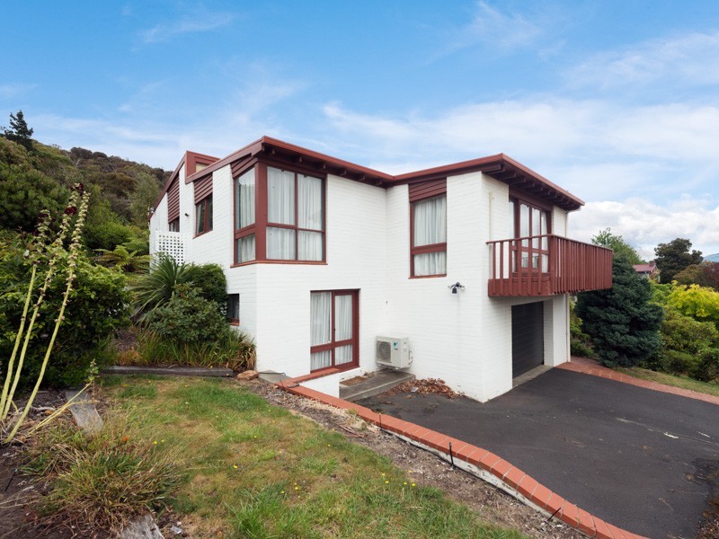 7 St Helens Street, Lindisfarne TAS 7015