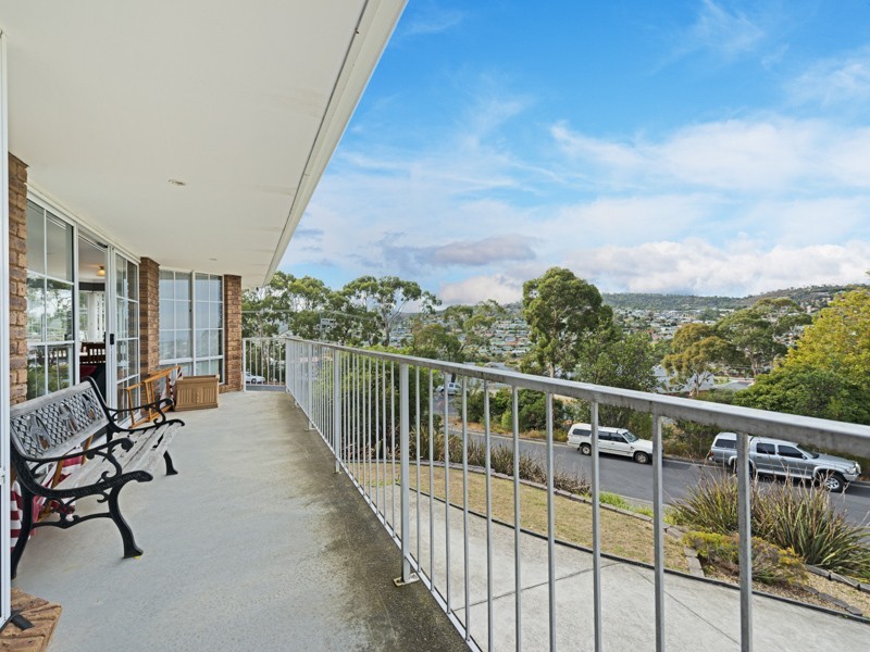 7 Coolac Court, Lindisfarne TAS 7015