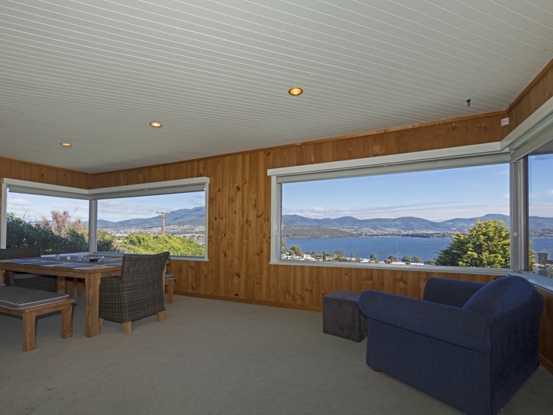 17 Cornwall Street, Rose Bay TAS 7015