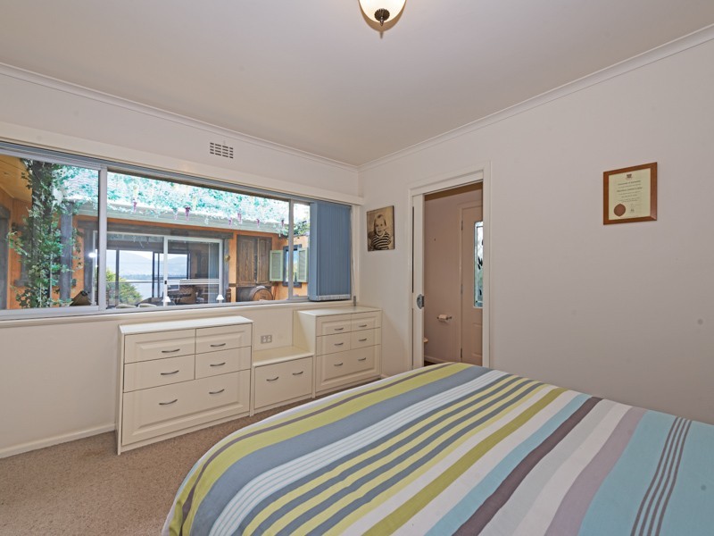 17 Cornwall Street, Rose Bay TAS 7015