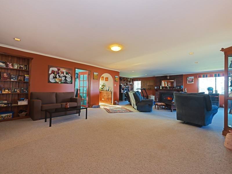 105 Roches Beach Road, Roches Beach TAS 7170