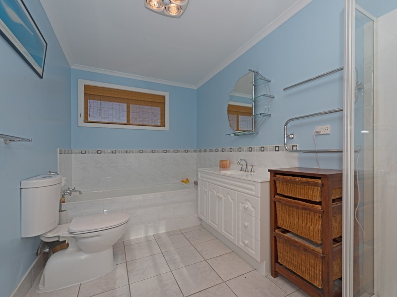 105 Roches Beach Road, Roches Beach TAS 7170