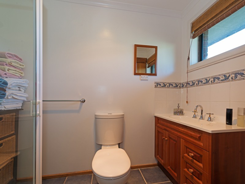 105 Roches Beach Road, Roches Beach TAS 7170