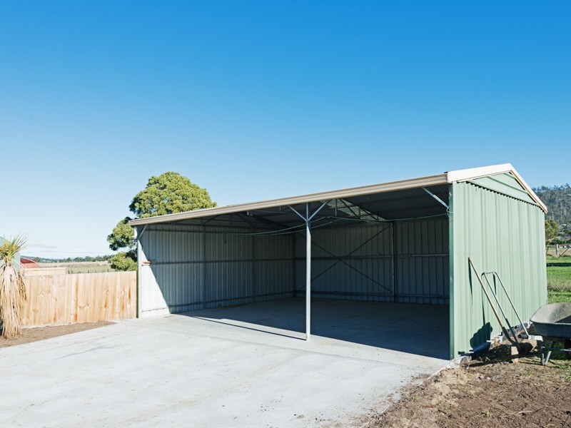 105 Roches Beach Road, Roches Beach TAS 7170