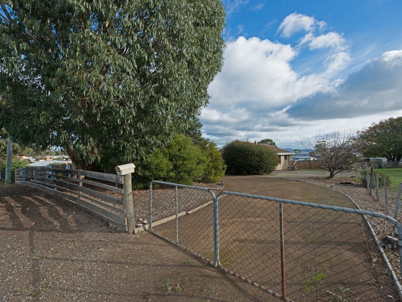 10 Tenth Avenue, Dodges Ferry TAS 7173