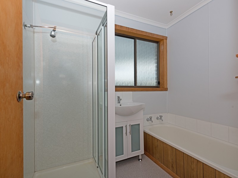 10 Tenth Avenue, Dodges Ferry TAS 7173