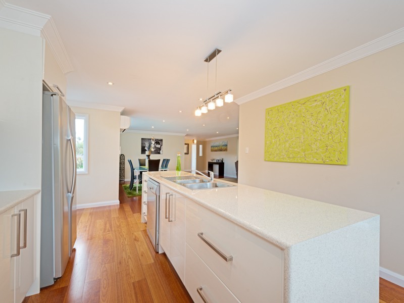 11 Kuru Road, Seven Mile Beach TAS 7170