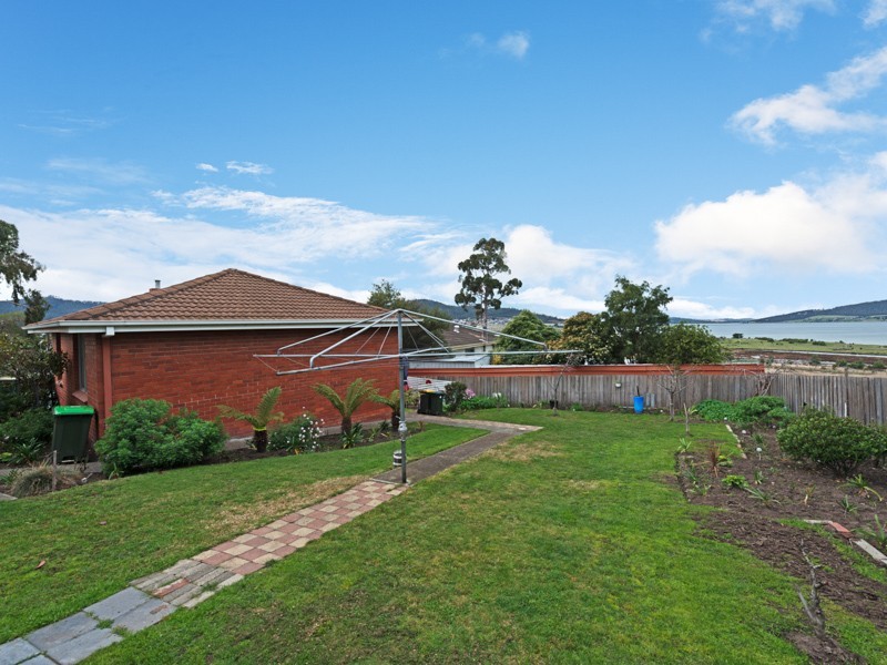 6 Duntroon Drive, Rokeby TAS 7019