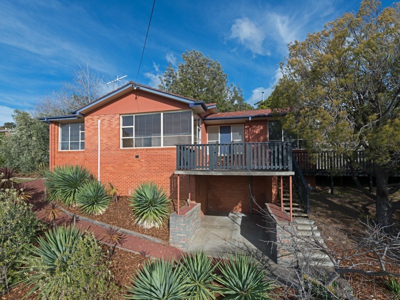 1 Swansea Court, Lindisfarne TAS 7015