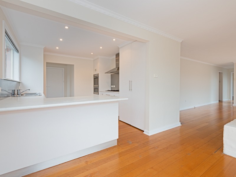 1 Swansea Court, Lindisfarne TAS 7015