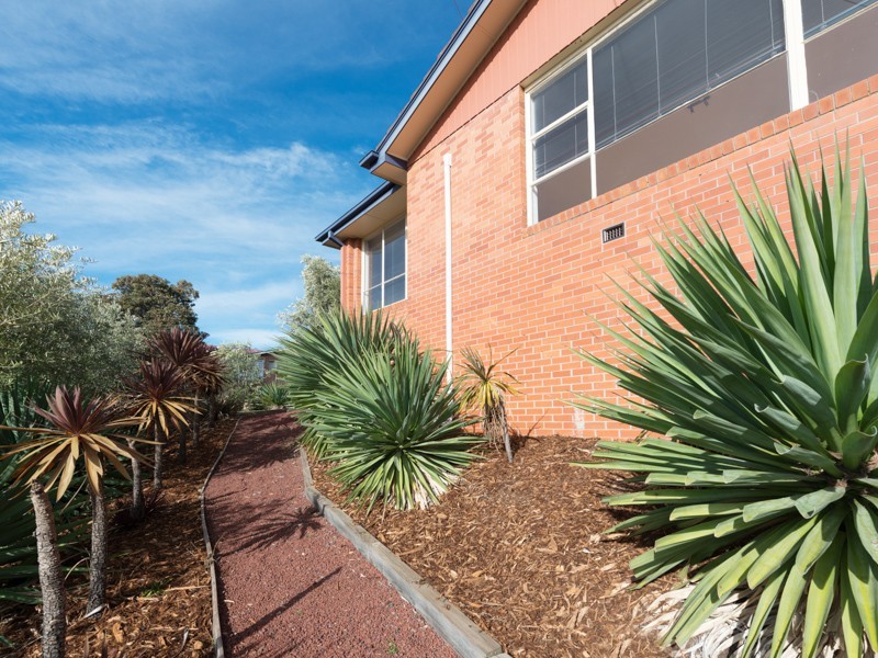 1 Swansea Court, Lindisfarne TAS 7015