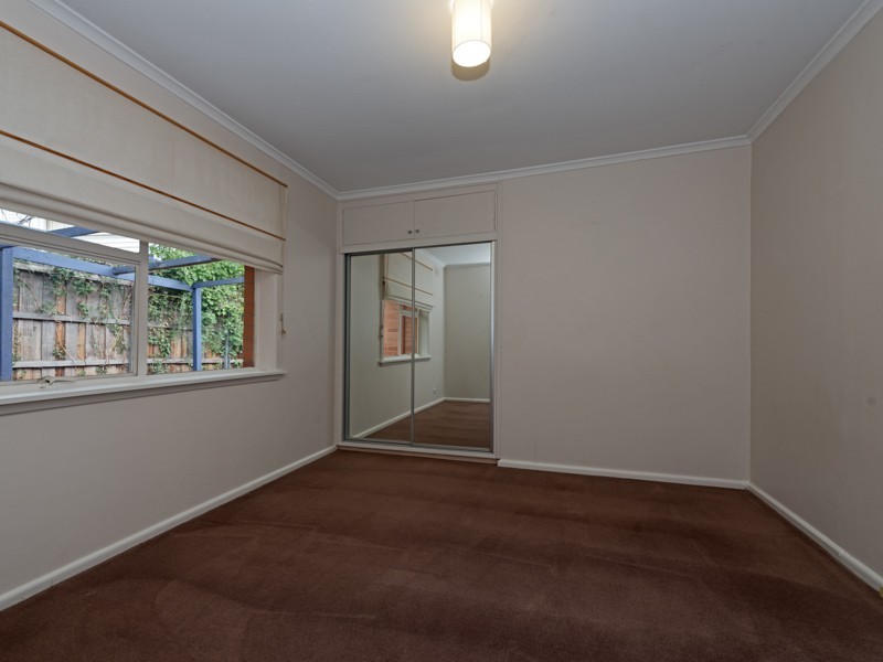 1 Swansea Court, Lindisfarne TAS 7015