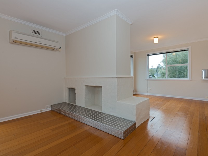 1 Swansea Court, Lindisfarne TAS 7015