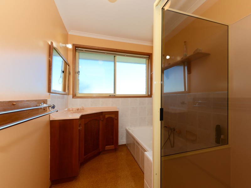 4 Whitefoord Parade, Dodges Ferry TAS 7173