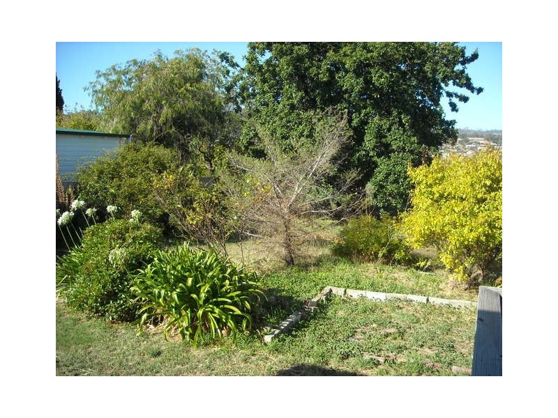 3 Park Road, Lindisfarne TAS 7015