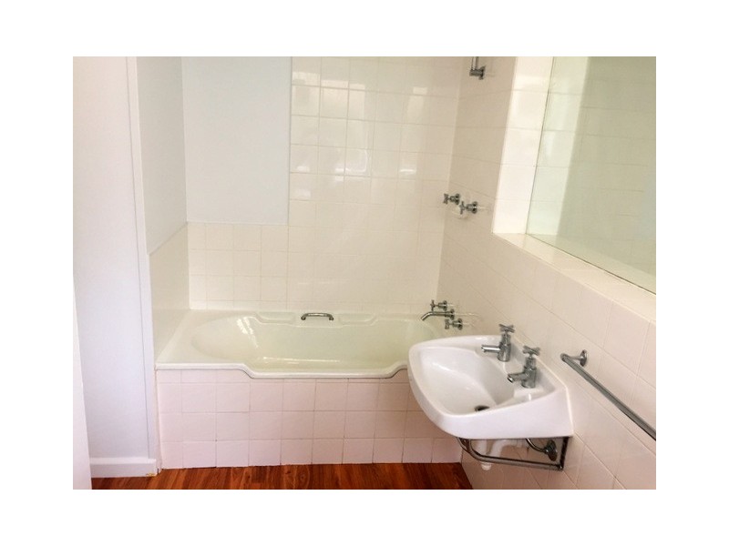 1/2A Sayer Crescent, Sandy Bay TAS 7005