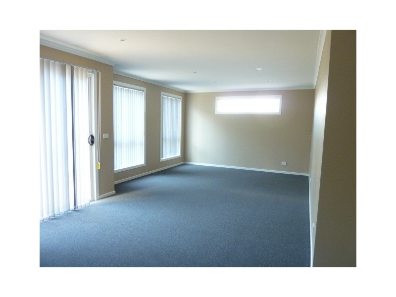 2/172 Tollard Drive, Rokeby TAS 7019