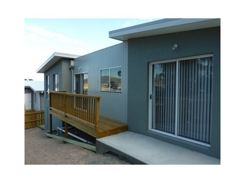 2/172 Tollard Drive, Rokeby TAS 7019