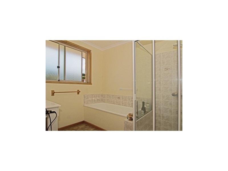 6/3 Horsham Road, Oakdowns TAS 7019