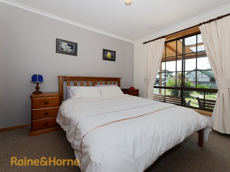 11 Bisdee Street, South Arm TAS 7022