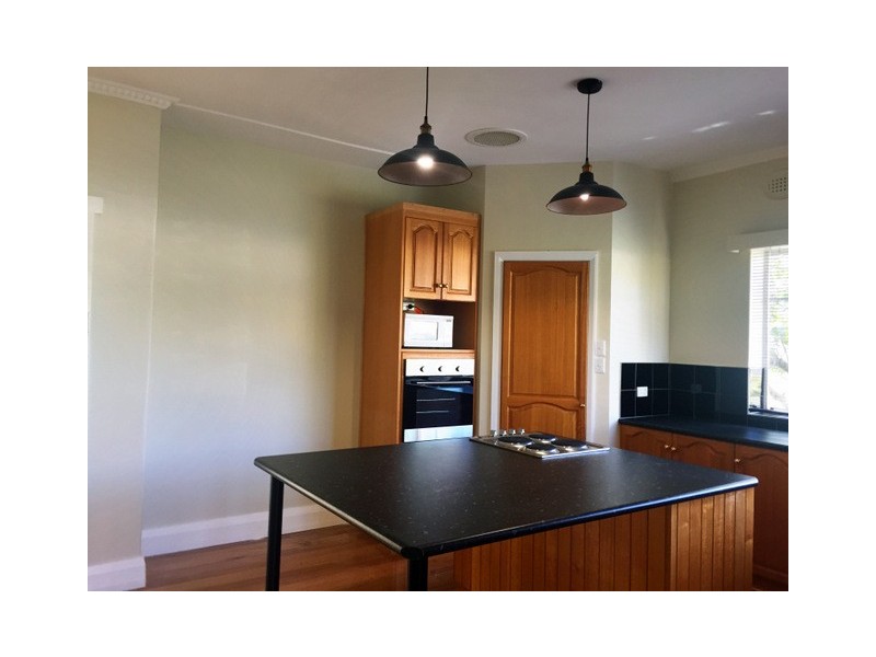 2 Brammall Street, Lindisfarne TAS 7015