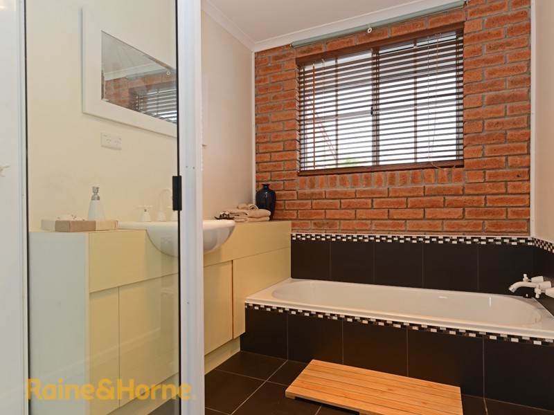 13 Cremorne Avenue, Cremorne TAS 7024