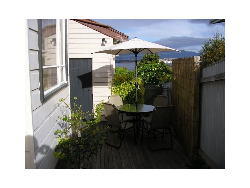 42 East Derwent Highway, Rose Bay TAS 7015
