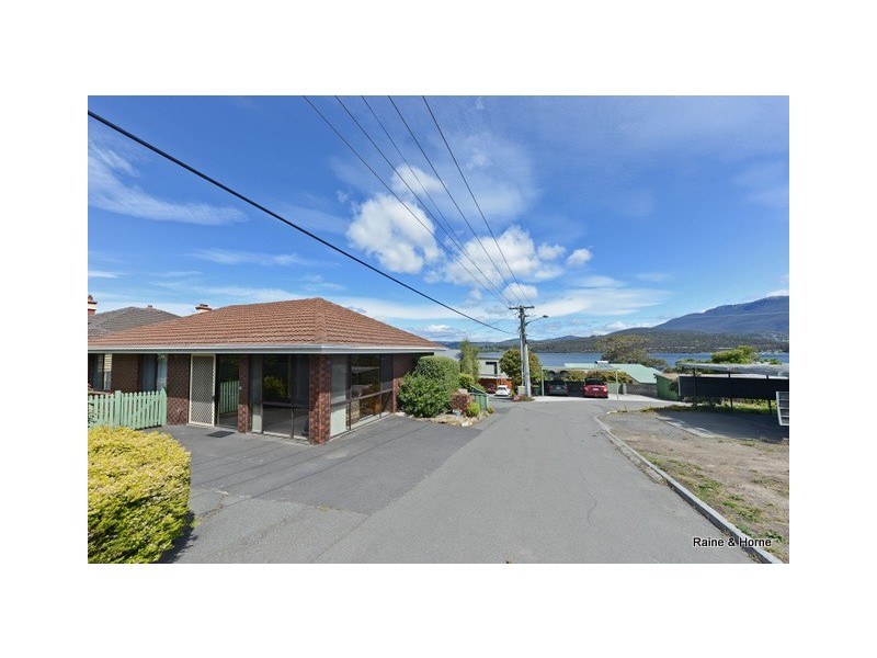 3/115 Derwent Avenue, Lindisfarne TAS 7015