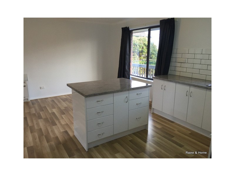 3/115 Derwent Avenue, Lindisfarne TAS 7015