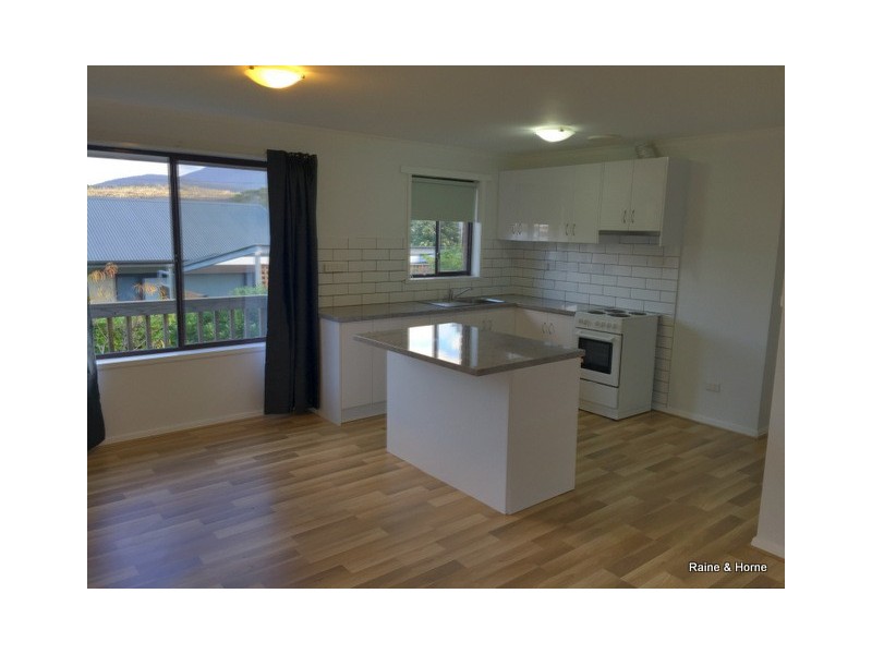 3/115 Derwent Avenue, Lindisfarne TAS 7015