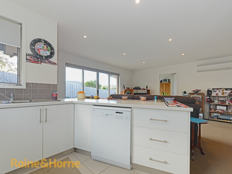 2/20 Glebe Hill Road, Howrah TAS 7018