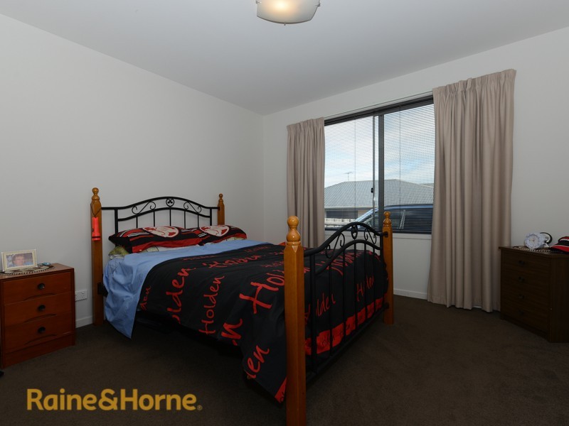 2/20 Glebe Hill Road, Howrah TAS 7018
