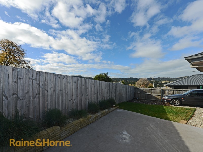 2/20 Glebe Hill Road, Howrah TAS 7018