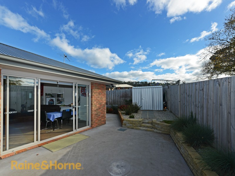 2/20 Glebe Hill Road, Howrah TAS 7018